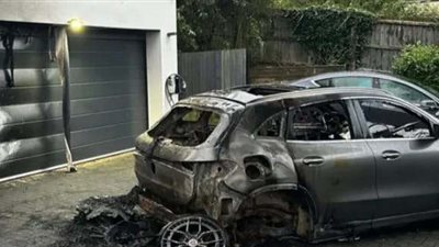 انفجار سيارة كهربائية يحوّل منزل عائلة في الولايات المتحدة إلى منطقة خطر