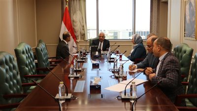 وزير الكهرباء يبحث مع الشركة العربية للهندسة جودة التشغيل وخفض استهلاك الوقود