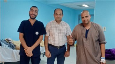 تزن كيلو جرام.. فريق طبي بمجمع الأقصر الدولي ينجح في إزالة حصوات بكلى مريض قلب