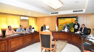 محافظة الفيوم تعقد عدة اجتماعات لخدمة المواطنين 