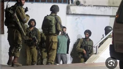 الكيان الصهيوني يشن حملات اعتقال في عدة مدن فلسطينية صباح اليوم