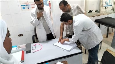 مدير مستشفيات البحر الأحمر يتفقد سفاجا المركزى 