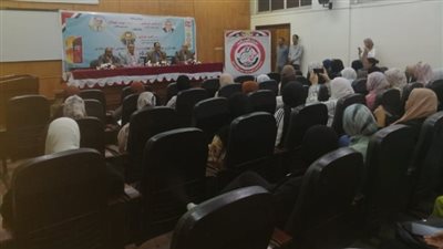 آداب الزقازيق تعقد ندوة عن 