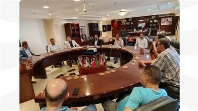 وزارة العمل تنظم ندوة 