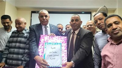 تعليم المنشاة يكرم مدير عام الإدارة لمساهمته في تطوير المنظومة التعليمية