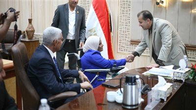 جنوب الوادي: جلسة ترحيب بطالبة من ذوات الهمم بالجامعة الأهلية 