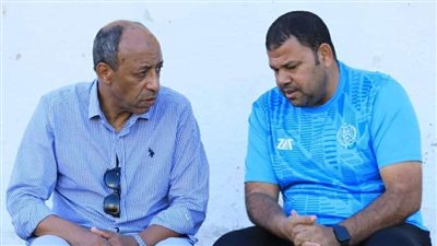 جلسة بين سليمان وحمد على هامش مران اليوم