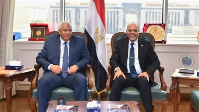 وزير العمل يستقبل محافظ الوادي الجديد لتفعيل التعاون في الملفات المُشتركة