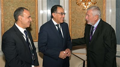 رئيس الوزراء يلتقي الرئيس التنفيذي لمؤسسة مبادرة مستقبل الاستثمار