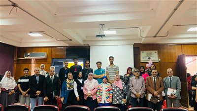 «إيد علي إيد» .. ندوة ذاتية بكلية التربية في الفيوم