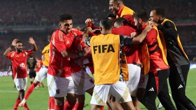 لاعب العين: 