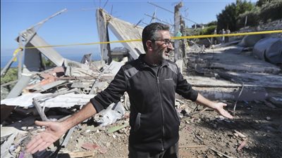 غارات الاحتلال تسوّي العديد من المنازل بالأرض في سهل البقاع اللبناني.. فيديو