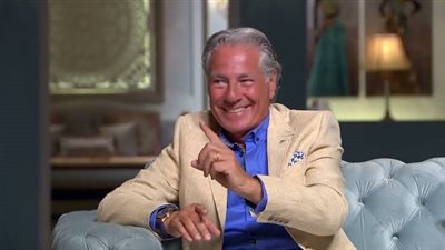 أحمد السقا والاعلامي أحمد يونس يودعان مصطفى فهمي 