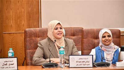 مجلس جامعة قناة السويس يُكرم عميد كلية تمريض 