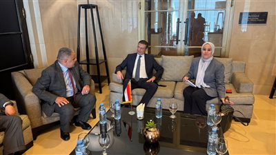 وزير الزراعة يجتمع مع نقابة مصدري الخضر والفواكه بالأردن