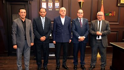 محافظ الأقصر ومسئولي التضامن الاجتماعي يبحثان مشكلة دار رعاية الشمس المشرقة