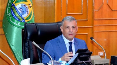  محافظ الإسماعيلية يُكرِّم الفائزين في المبادرة الوطنية للمشروعات الخضراء الذكية