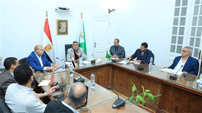 محافظ الجيزة يعقد اجتماعًا لمتابعة تنفيذ المشروعات المدرجة بمبادرة حياة كريمة