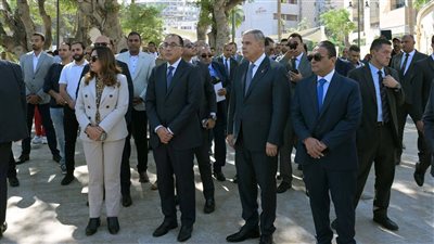 رئيس الوزراء يتفقد مشروع تطوير 