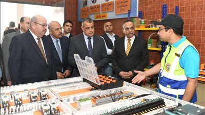 وزير الإنتاج الحربي يفتتح شركة 