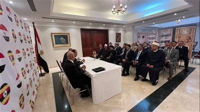 وزير الخارجية والهجرة وشئون المصريين بالخارج يلتقى بالجالية المصرية في أوغندا