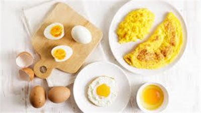 خبراء الصحة يحذرون من طهي البيض بهذه الطريقة
