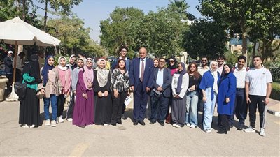 وفد طلابي من جامعة بدر يزور إحدى دور المسنين