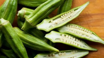 فوائد لا تحصى بتناول البامية مع كوب ماء 