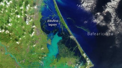 صور فضائية لمناطق في إسبانيا أغرقها الفيضان