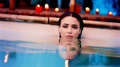 دوللي شاهين تطرح كليب أغنيتها الجديدة 