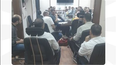 وزارة العمل تنظم ندوة 