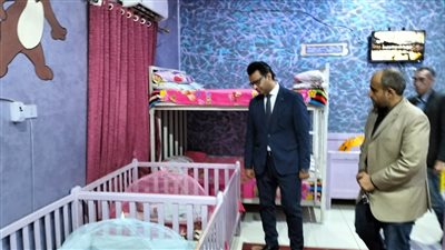 وكيل صحة سوهاج يزور وحدة الأطفال المعثور عليهم 