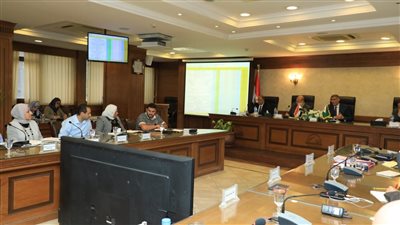 محافظ الجيزة يتابع نظام العمل بملف التصالح في مخالفات البناء