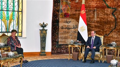 السيسي: أولوية الدولة تخفيف الضغوط والأعباء عن كاهل المواطنين 