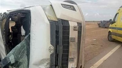 إصابة 6 اشخاص في انقلاب ميكروباص