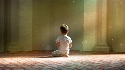 الأزهر.. 8 نصائح تساعدك لتدريب طفلك على الصلاة 