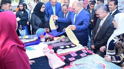 إفتتاح معرض منتجات الحرف اليدوية بمشاركة 14 عارض للحرف المتميزة بجامعة سوهاج