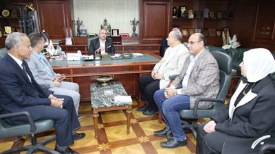 تدشين وحدة قياس رضا المواطنين عن مستوى الخدمات بالوحدات والمصالح الحكومية