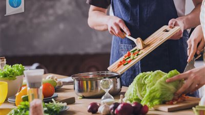انتبه.. أخطاء عن الطهي قد تسبب التسمم الغذائي