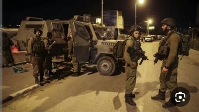 الكيان الصهيوني يقتحم بلدات في قلقيلية ويداهم منازل المواطنين