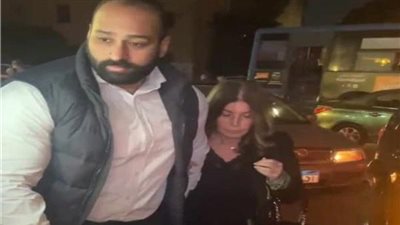 عزاء مصطفى فهمي.. ميرفت أمين تصل مسجد عمر مكرم