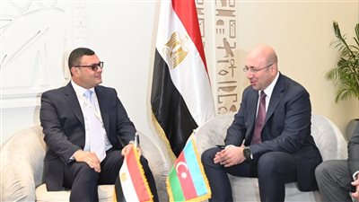 الشربيني لنظيره الأذربيجاني: مصر مستعدة لمشاركة خبراتها الواسعة بمجال التنمية العمرانية 