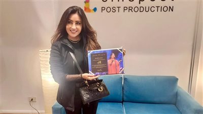 تكريم لطيفة بعد مشاركتها في الليلة العمانية بمهرجان الموسيقى العربية