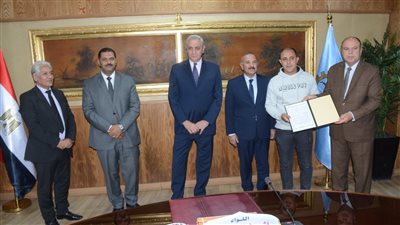 تسليم 36 أسرة عقود عمل لذوي الهمم بالغربية