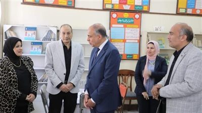 لمتابعة انتظام العملية التعليمية.. محافظ المنيا يتفقد المدارس 