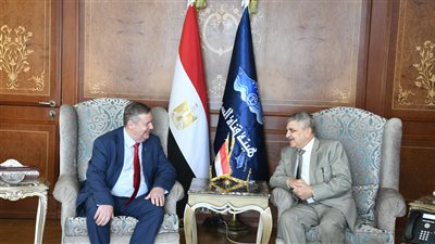 رئيس قناة السويس: تأثر حركة الملاحة الدولية بالقناة بشدة بسبب الأحداث الراهنة