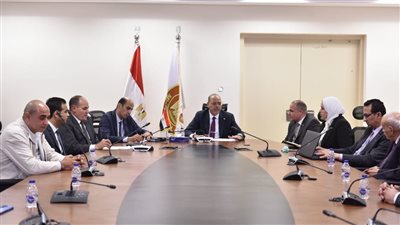 وزير العمل يلتقي ممثلي شركات إلحاق عمالة موسم حج 2025