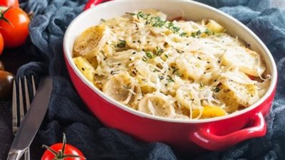 صينية البطاطس بالبارميزان.. المقادير وطريقة التحضر