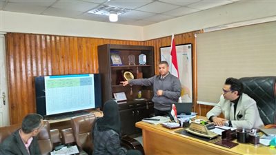 وكيل صحة سوهاج يعقد إجتماعًا مع مديري الإدارات الصحية