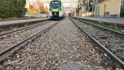 اعتداء مروع على موظف السكك الحديدية في جنوة